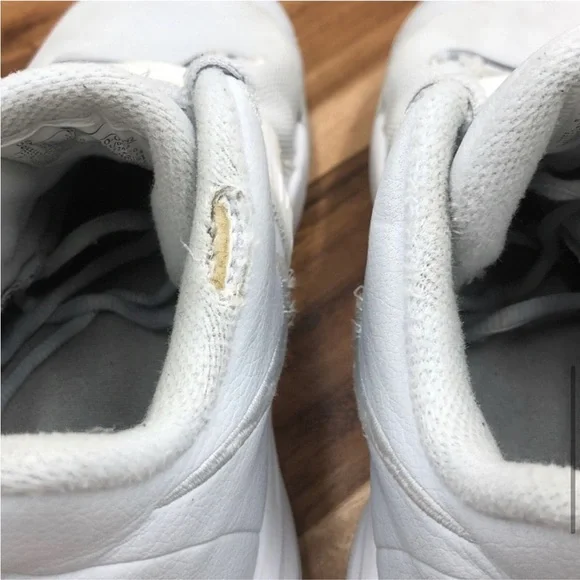 Nike Boys Kyrie Flytrap III BQ5620-007 Gray Lace Up Basketball Shoes Size 6 Y - Picture 6 of 6